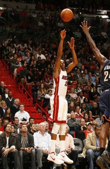 賴單人防守 賴單人防守